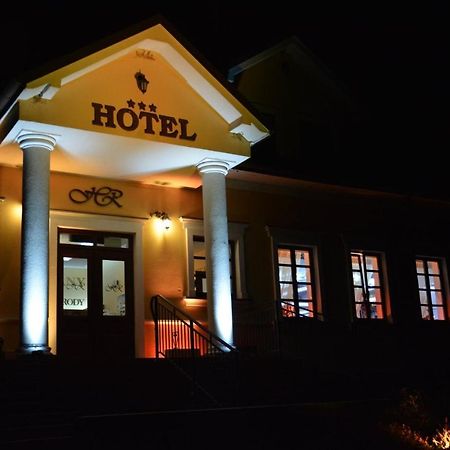 Hotel Ритв'яни Екстер'єр фото